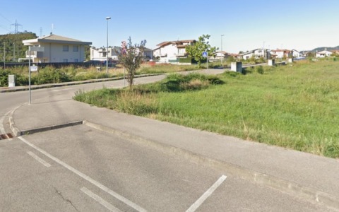 Riecco i ladri di rame nella Bergamasca: strada lasciata al buio a Zandobbio