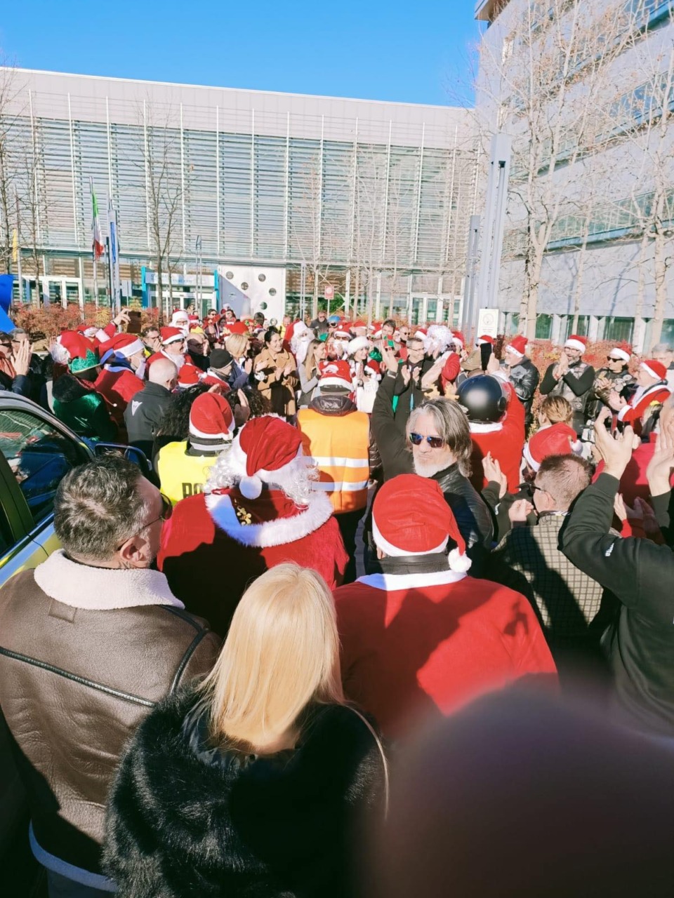 Babbi Natale in moto, il 14 dicembre c’erano anche i Pota Bikers: oltre 500 mezzi e una raccolta fondi importante