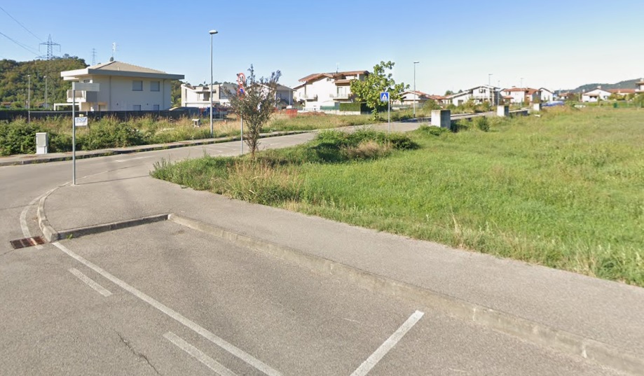 Riecco i ladri di rame nella Bergamasca: strada lasciata al buio a Zandobbio