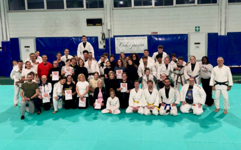 Anche a Orio al Serio la serata di autodifesa è stata un successo: tante le donne alla lezione