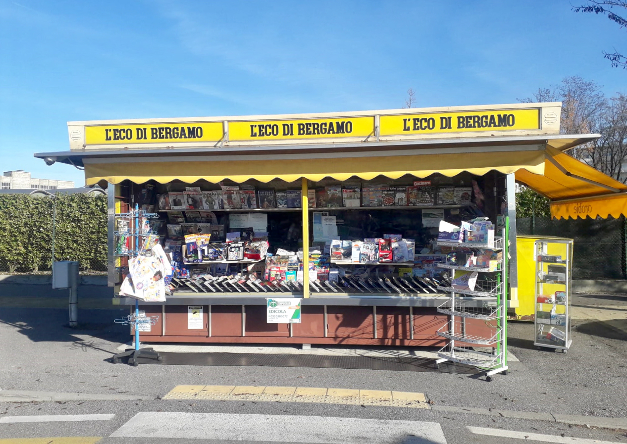 Dopo quarant’anni, chiude anche l’edicola di via Decò e Canetta a Seriate (che è in vendita)