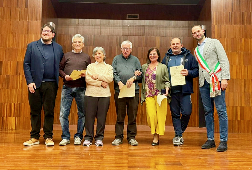 Il volontario dell’anno (Matteo Finassi) e i tanti altri premiati dal Comune di Curno