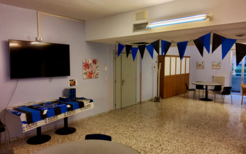 Alla Rsa di Torre Boldone è calcio-mania: una stanza dove guardare l’Atalanta diventa terapia