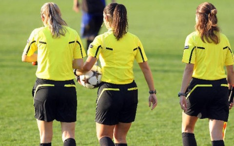 Giovane arbitra esce dal campo in lacrime, la Nova Montello: «Basta insulti dagli spalti»