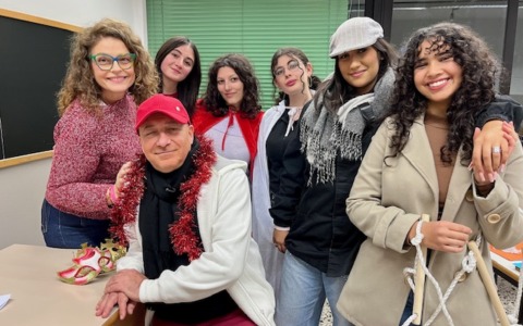 Dal coro al teatro in inglese, fino agli scacchi: il liceo Falcone va in onda su Rai Uno