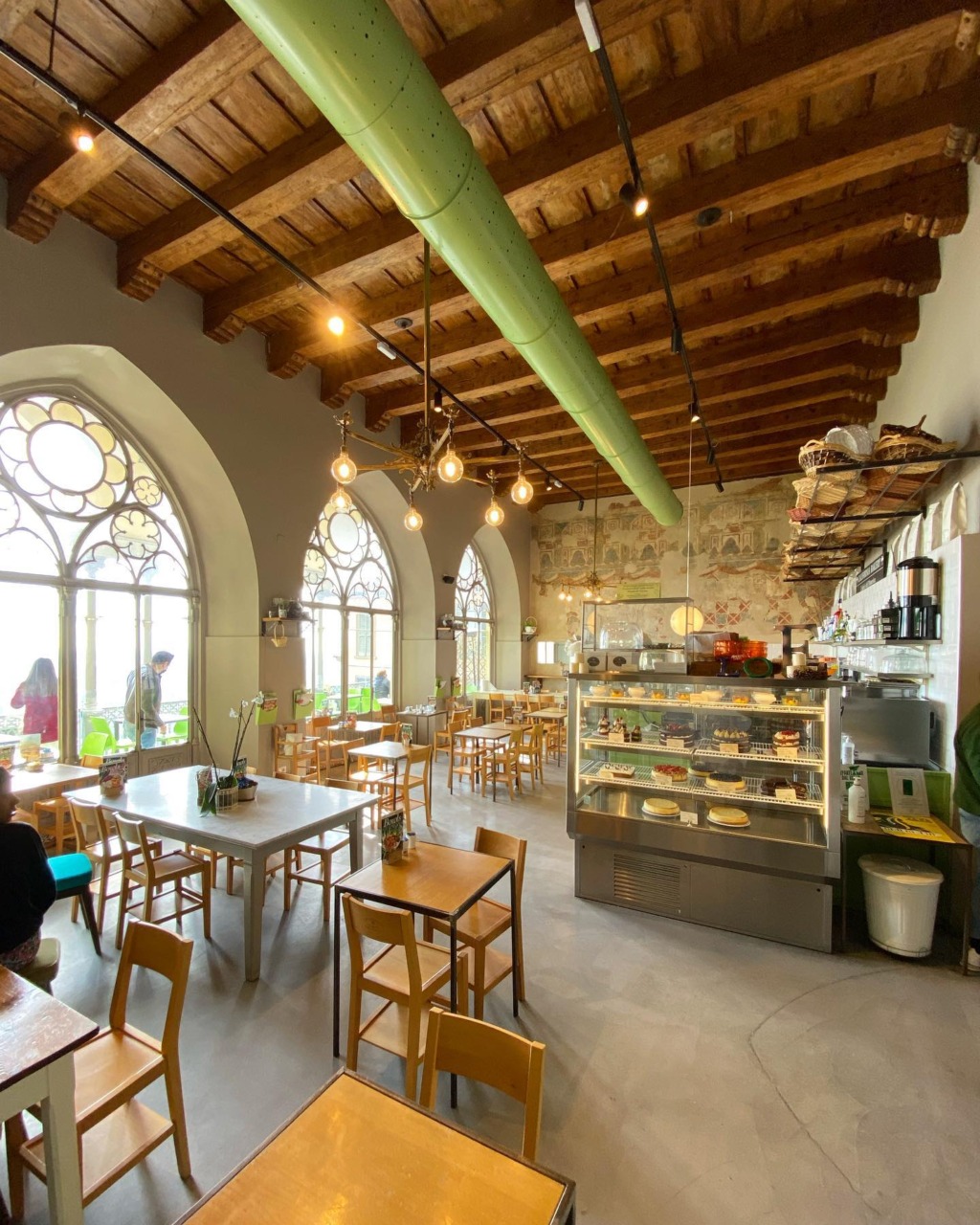 California Bakery, il bar della funicolare di Città Alta, ha chiuso i battenti: incertezza sul futuro del locale