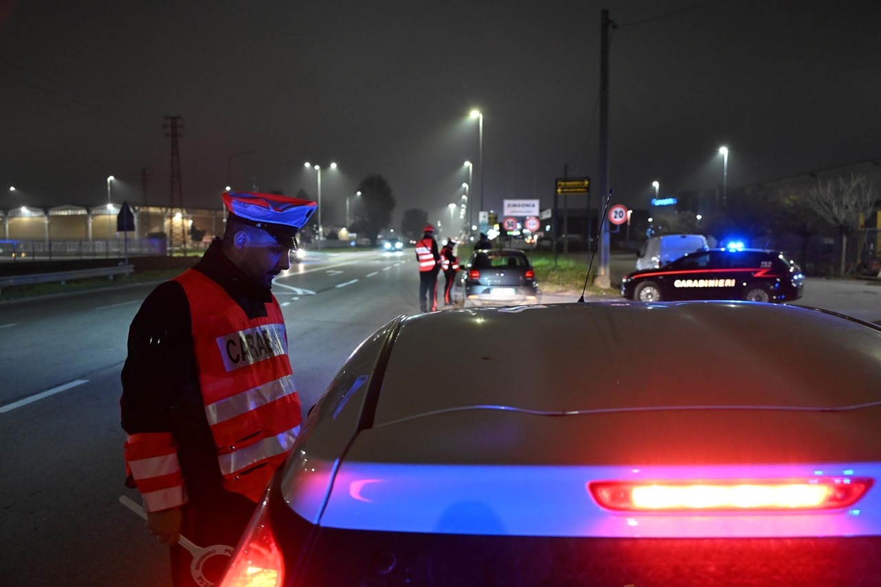 Fermati oltre 150 veicoli e identificate quasi 300 persone: maxi controllo nella Bassa Bergamasca