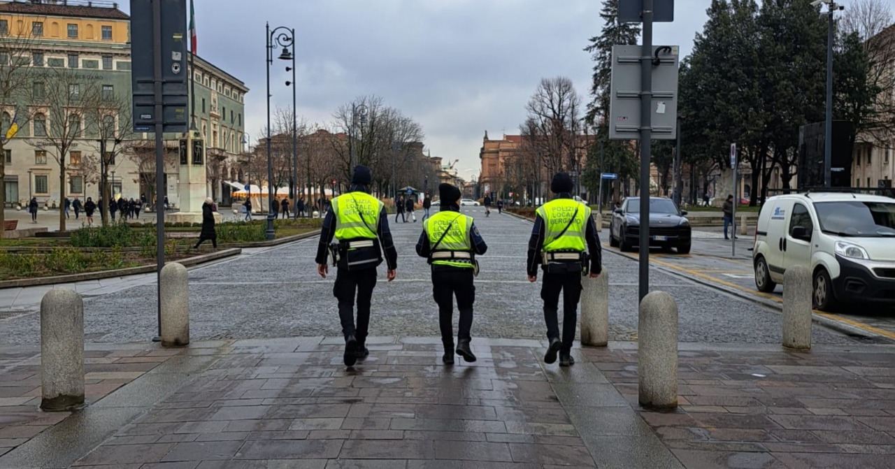 Intossicazione da droga: 24enne salvato dalla polizia locale, era sparito da due mesi