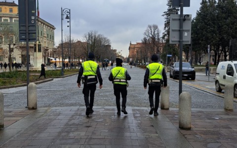 Intossicazione da droga: 24enne salvato dalla polizia locale, era sparito da due mesi