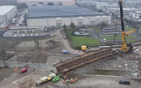 Variante di Cisano, posato con successo il nuovo ponte sul torrente Sonna