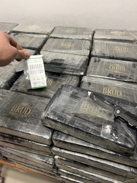 Sette borsoni carichi di 160 chili di cocaina: arrestati due albanesi a Barzana