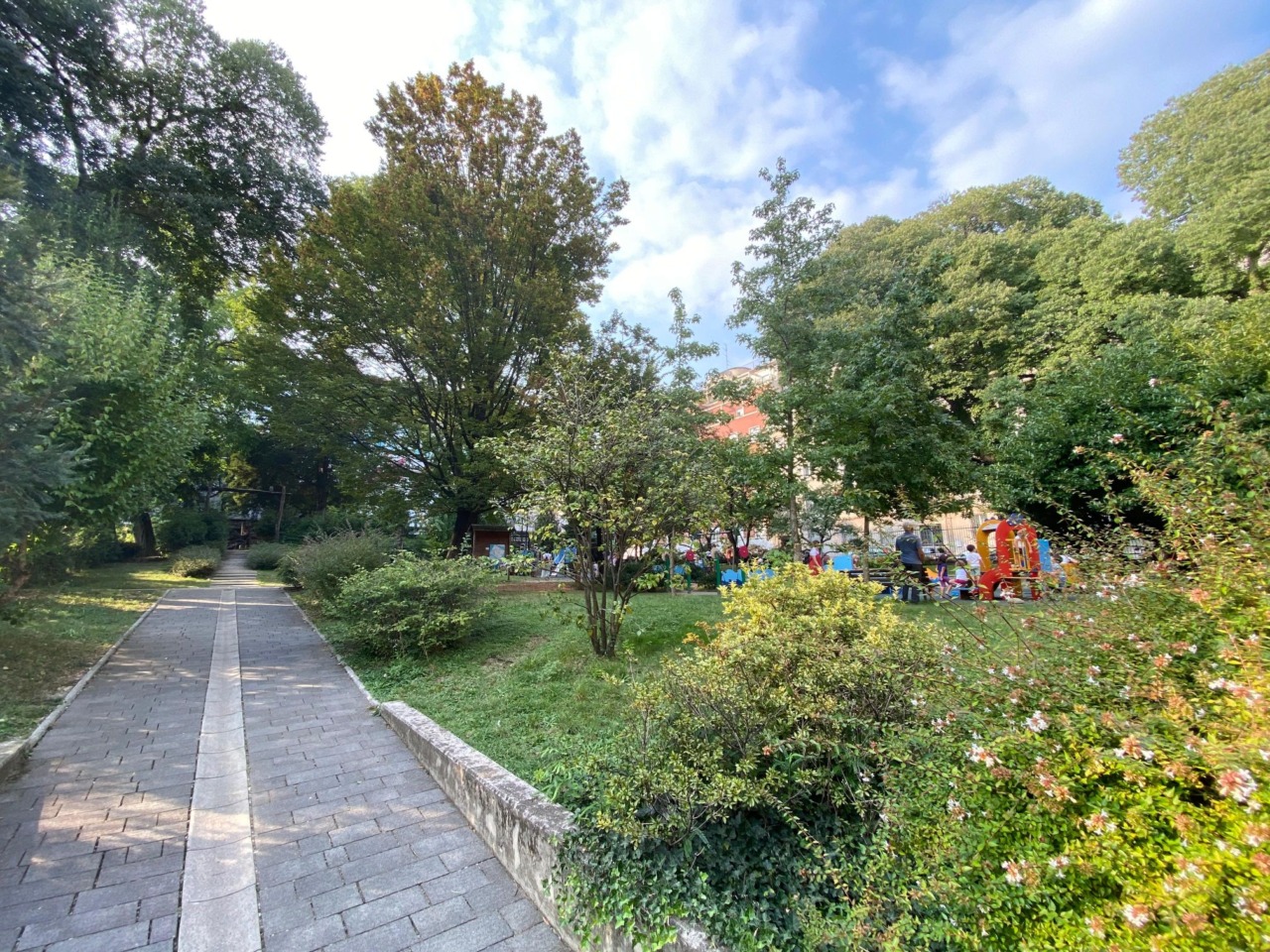 Parco Frizzoni, nel cuore di Bergamo, chiude per tre giorni per attività di potatura e manutenzione