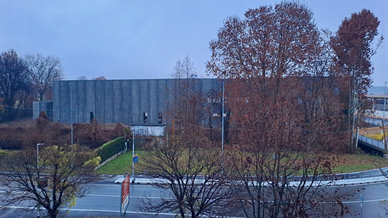 Dall’ecomostro al «nuovo muro di Bergamo»: polemiche ad Azzano San Paolo