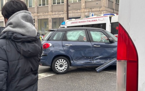 Travolto mentre attraversa la strada in Porta Nuova, gravissimo un uomo di 60 anni