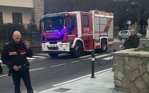 Minaccia di far saltare la casa: pomeriggio di paura a Calusco d’Adda