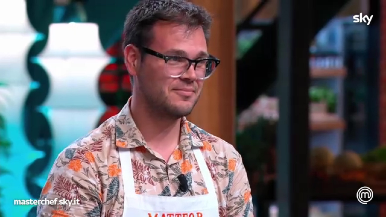 Matteo Rinaldi a MasterChef: maialino agrodolce indigesto, ma si salva con lo sgombro