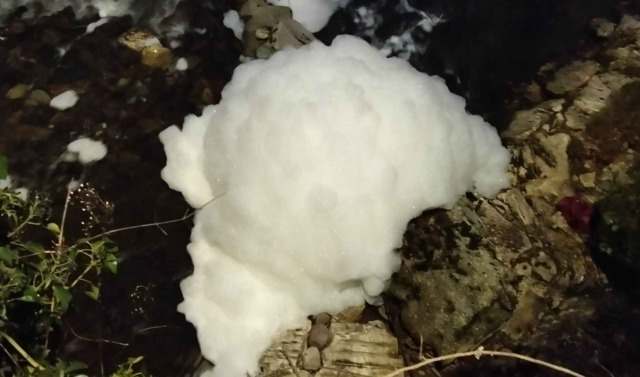 Schiuma bianca nel fiume Serio da Nembro fino a Seriate: la spiegazione di Arpa Lombardia