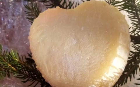 A Dossena c’è un modo gustoso e unico per dire “ti amo”: i Romantici, formaggi a forma di cuore