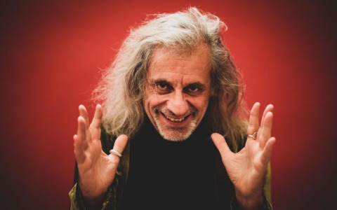 Alessandro Bergonzoni torna al Donizetti con “Arrivano i Dunque”