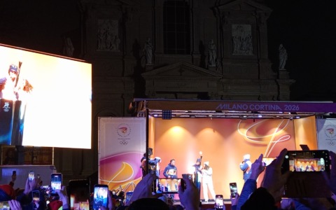 Riviviamo il passaggio della Fiamma Olimpica a Bergamo e provincia: una giornata storica di festa