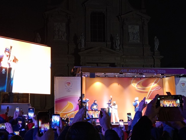 Riviviamo il passaggio della Fiamma Olimpica a Bergamo e provincia: una giornata storica di festa