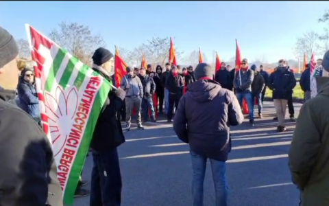 Sanità privata e Rsa, anche i sindacati bergamaschi in piazza: «Serve il rinnovo dei contratti»