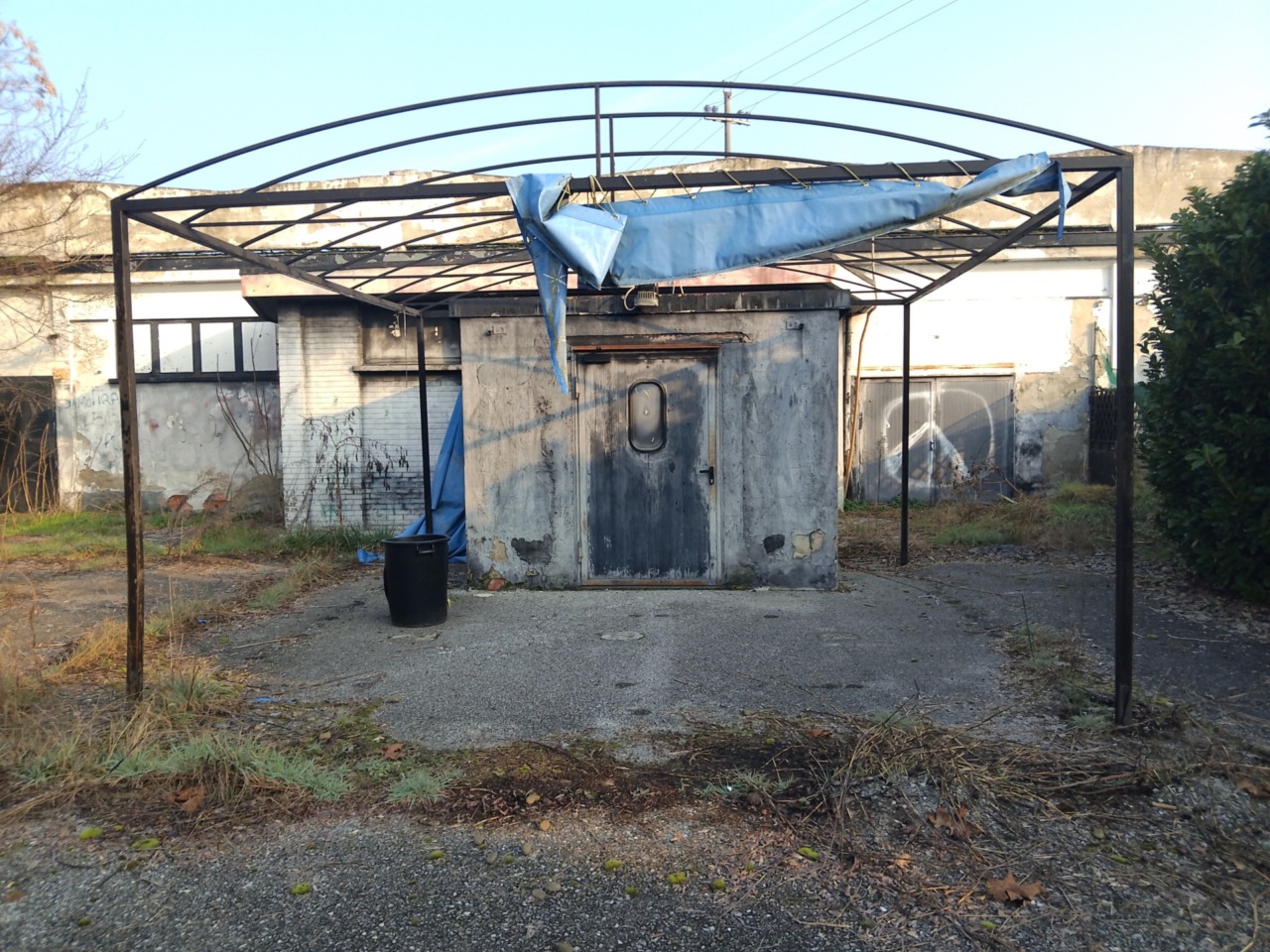 Carrelli della spesa in arrivo dove tutta la Bassa bergamasca ballava (al Prima Stella)