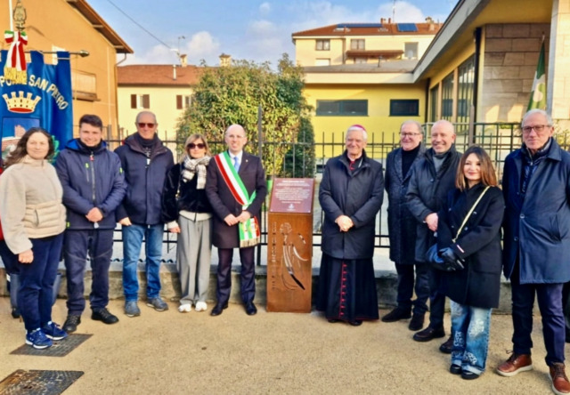 Tutta Ponte San Pietro ha festeggiato la “nuova” via Papa Giovanni, più sicura e a misura di pedoni