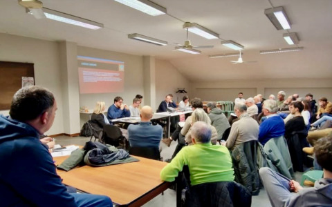 La Giunta di Curno ha fatto il punto e fissato l’obiettivo: una piazza più ombreggiata e vivibile