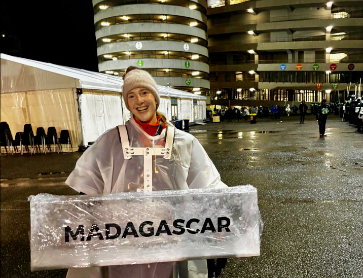 Elisabetta Soldini, da Osio Sotto alla cerimonia d’inaugurazione di Milano-Cortina con la targa del Madagascar