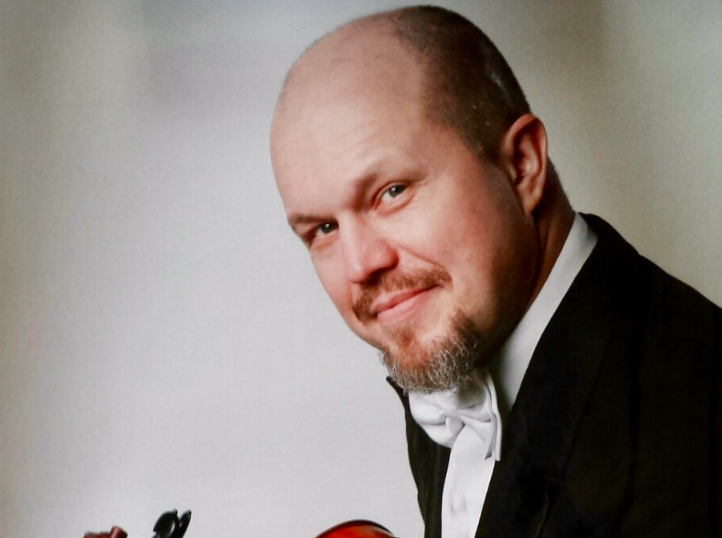 La storia di Igor Gogolev, dalla Chukotka artica a Bergamo. Sempre con il suo violino