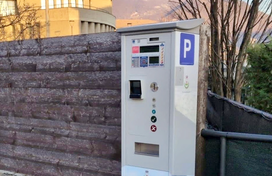 Rivoluzione dei parcheggi a Nembro: la sosta adesso diventa digitale e più… “smart”