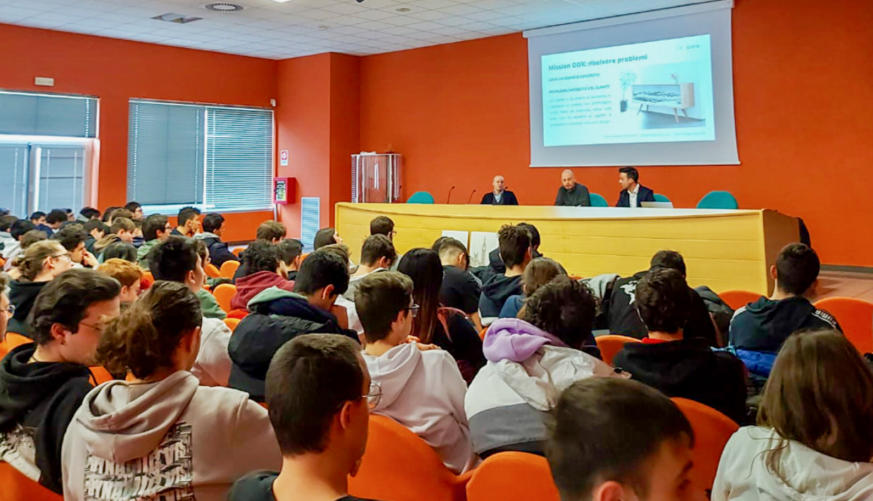 L’istituto Marconi di Dalmine diventerà un campus aperto fino alle 16:30: la scelta divide i genitori