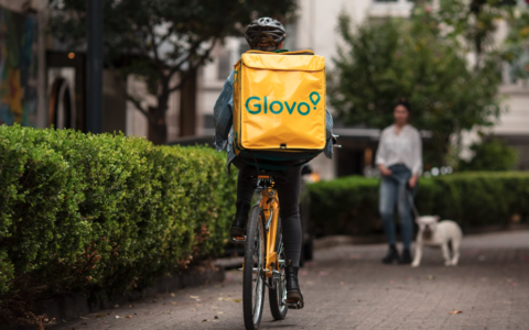 Food delivery a Bergamo, sono circa un centinaio i riders di professione. Ma le paghe sono molto basse