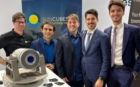 L’ingegnere bergamasco che, con la sua startup, trasmette l’energia attraverso un fascio di luce laser