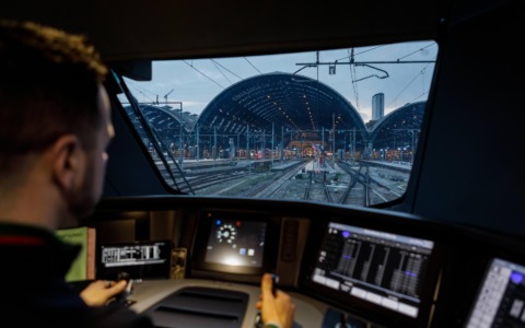 Trenord è alla ricerca di nuovi macchinisti: le candidature sono aperte, ecco come fare domanda