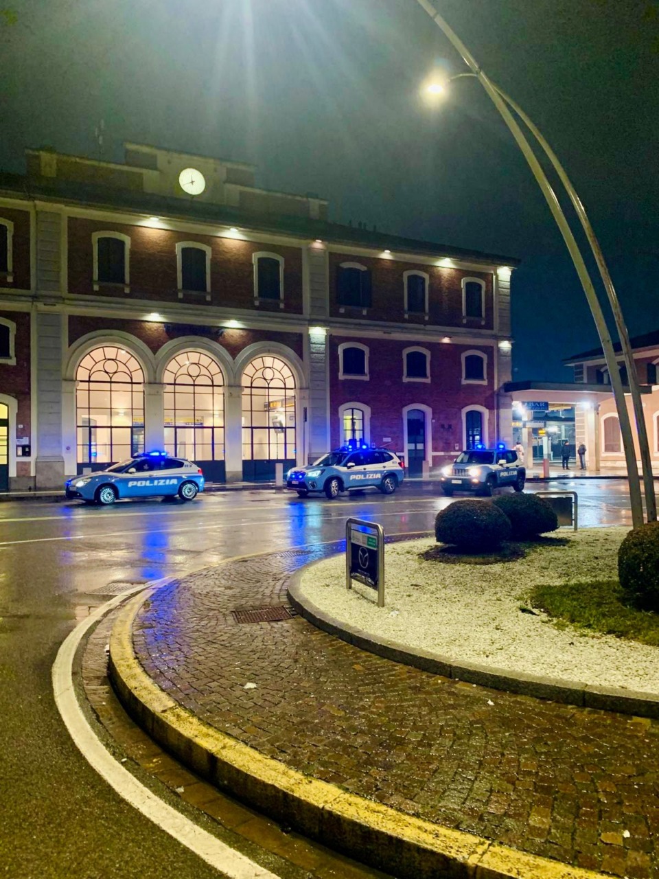 Controlli straordinari a Treviglio: stazione e centro sotto la lente della polizia