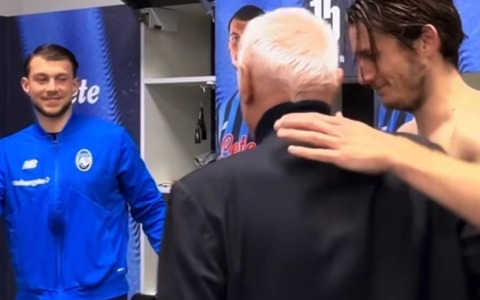 Antonio Percassi si congratula negli spogliatoi dopo il 3-0 alla Juventus: «Bravi ragazzi, sempre così!»