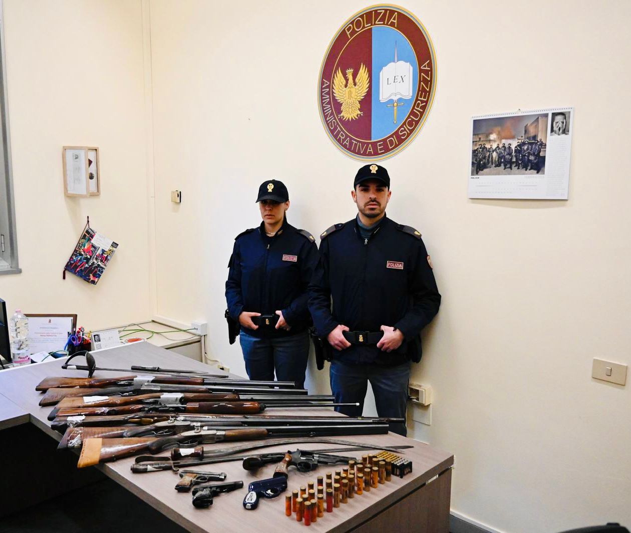 Un arsenale da… distruggere. La Questura di Bergamo ha ritirato e destinato alla distruzione ben 62 armi