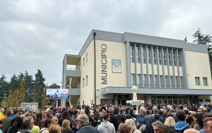 Inceneritore della Montello, nuovo scontro tra azienda e Comuni in Provincia. Protesta di piazza dei cittadini