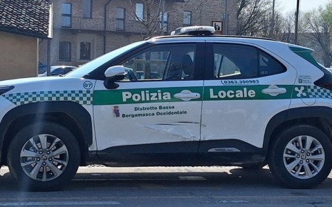 Patente italiana revocata, esibisce quella svizzera: a Caravaggio maxi multa da oltre 5mila euro