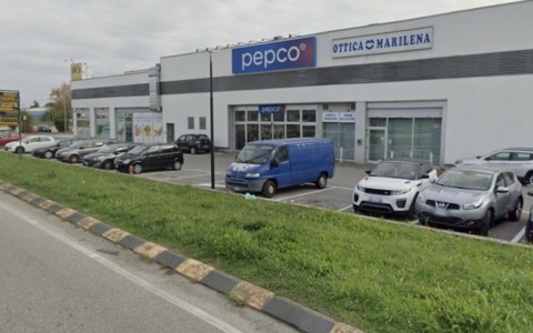 Bloccano la strada e assaltano il Pepco di Verdellino, ma la cassaforte è vuota: ladri (delusi) in fuga