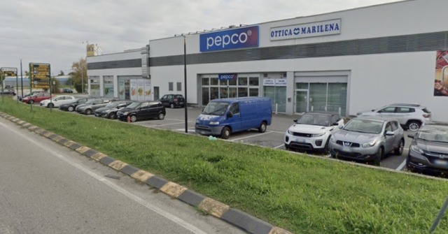 Bloccano la strada e assaltano il Pepco di Verdellino, ma la cassaforte è vuota: ladri (delusi) in fuga