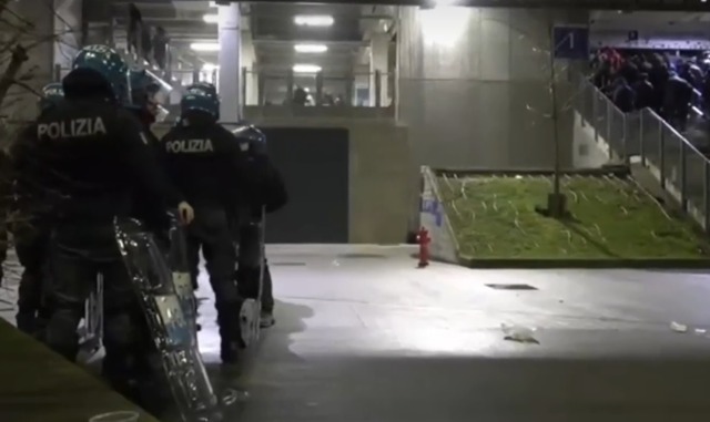 Sequestrati un coltello e due bombe carta ai tifosi bianconeri prima di Atalanta-Juventus