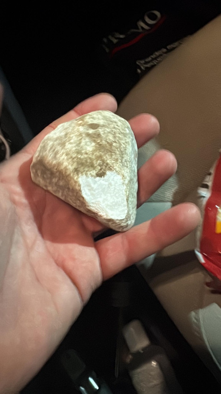 Sassi lanciati contro le auto tra Curno e Ponte San Pietro: tre ragazzini identificati e denunciati