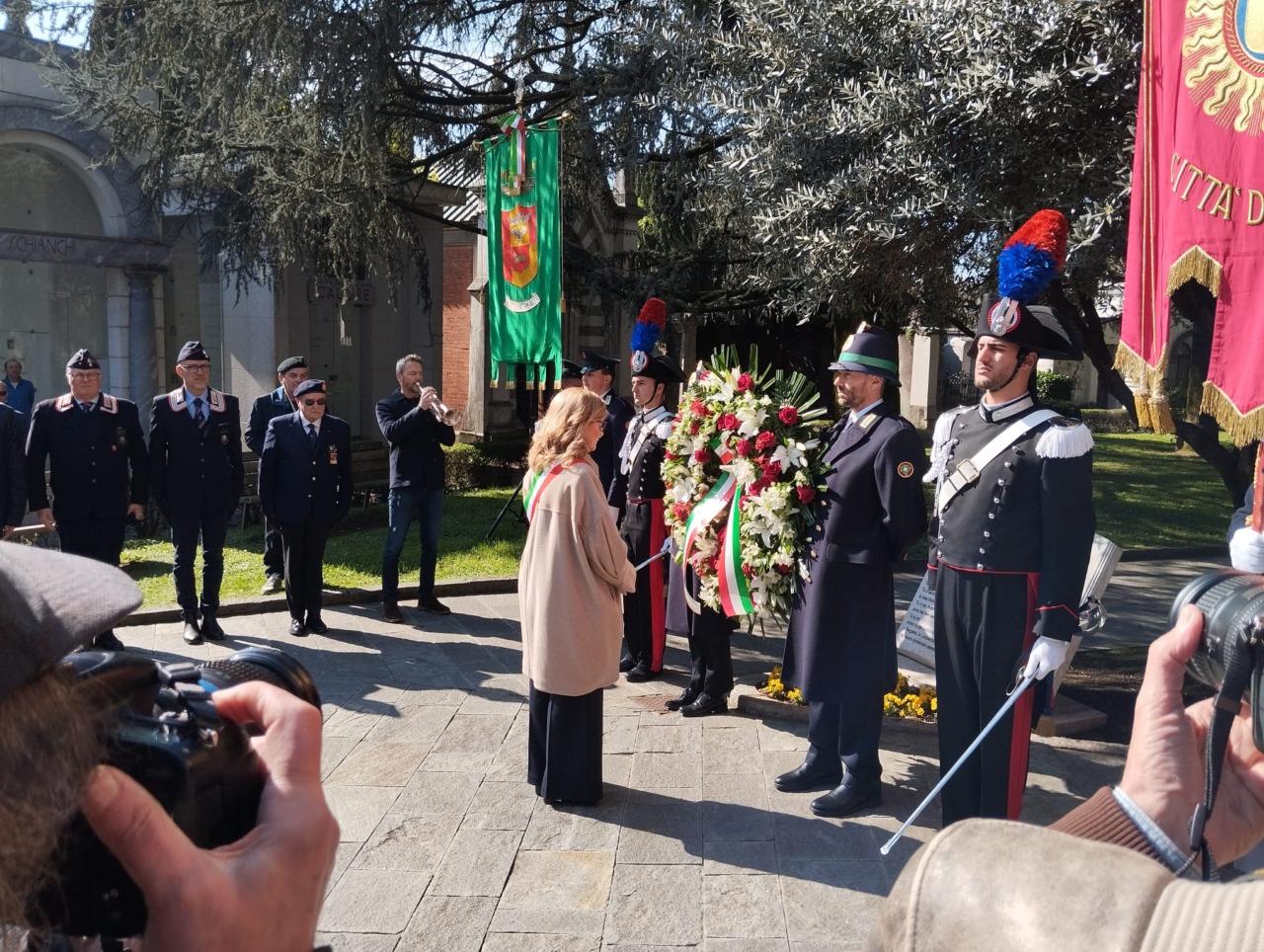 Le celebrazioni per le vittime del covid a Bergamo: «Da quel dolore nasca la saggezza»