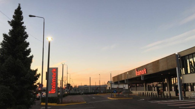 Tentano una rapina al supermercato Italmark di Gorle: arrestati tre uomini