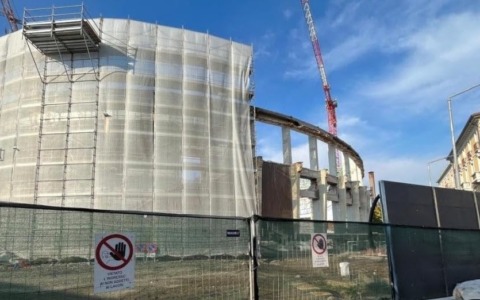 Cantiere della nuova Gamec, il Comune riprende il controllo. Ma fino a giugno non si riparte