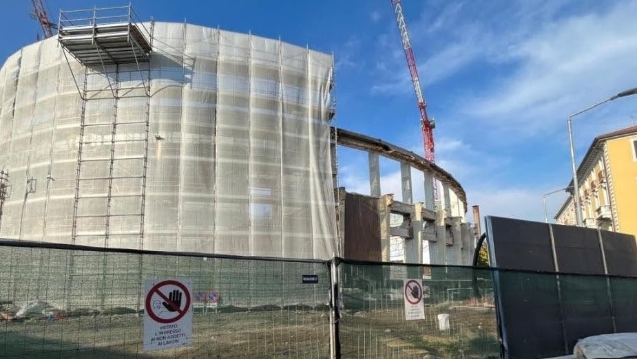 Cantiere della nuova Gamec, il Comune riprende il controllo. Ma fino a giugno non si riparte