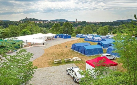 Pranzo tutti insieme al campo alpini: ad Almenno San Bartolomeo torna il picnic di Pasquetta